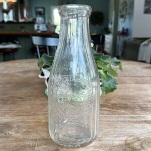 Vintage Milk Bottle Chestnut Farms Washington, DC NO LID one quart